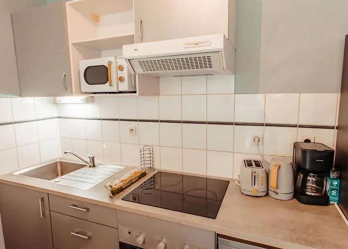 - Paradis Medieval 3*